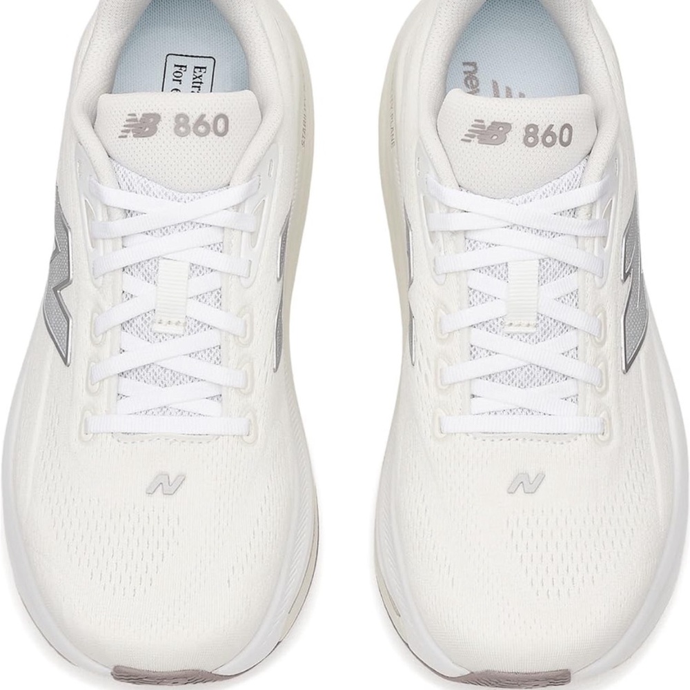 New Balance 860v15